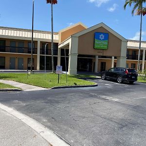 Surestay Hotel By Best Western Fort Pierce